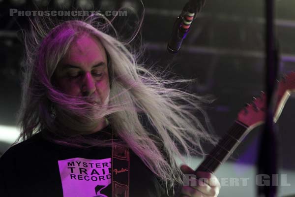 DINOSAUR JR - 2010-05-23 - PARIS - La Machine (du Moulin Rouge) - Jay Mascis